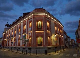 Dynamic lighting of the Town Hall of Pilas (Seville)